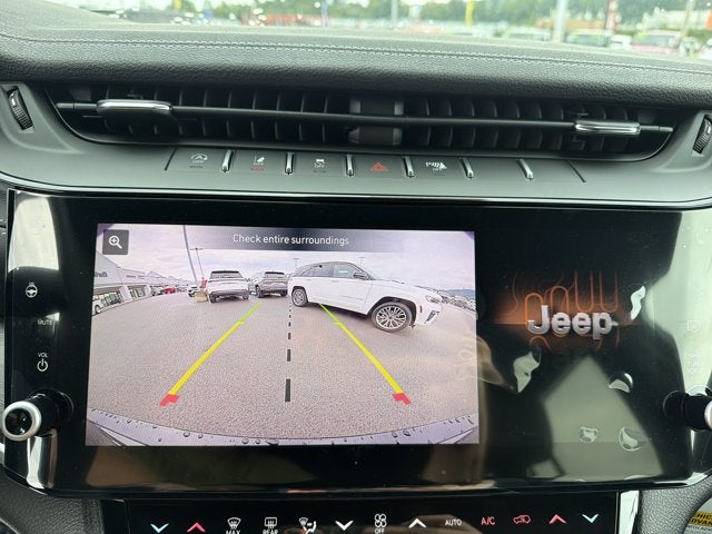 2027 Jeep Grand Cherokee Laredo Altitude