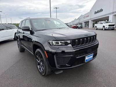 2027 Jeep Grand Cherokee Laredo Altitude