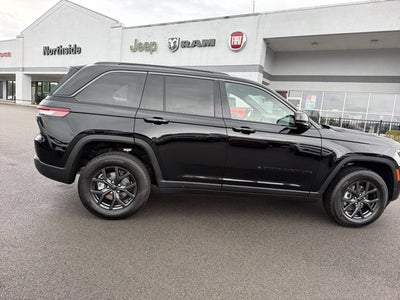 2027 Jeep Grand Cherokee Laredo Altitude
