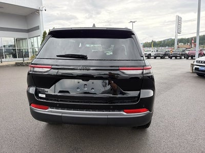 2027 Jeep Grand Cherokee Laredo Altitude