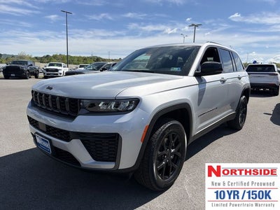 2026 Jeep Grand Cherokee Laredo Altitude