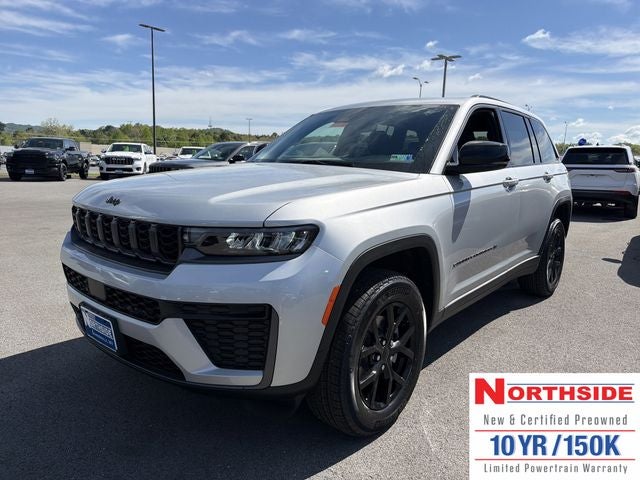 2026 Jeep Grand Cherokee Laredo Altitude