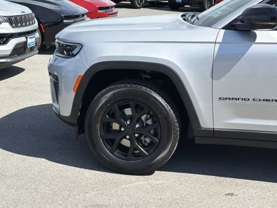 2026 Jeep Grand Cherokee Laredo Altitude