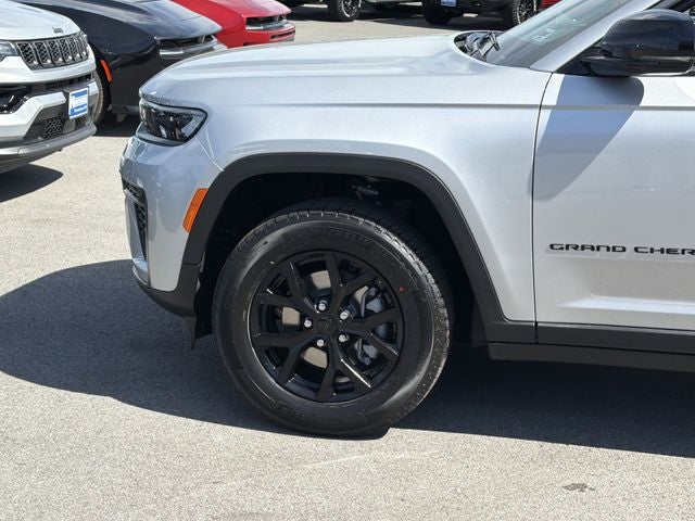 2026 Jeep Grand Cherokee Laredo Altitude