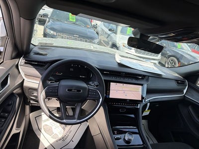 2026 Jeep Grand Cherokee Laredo Altitude