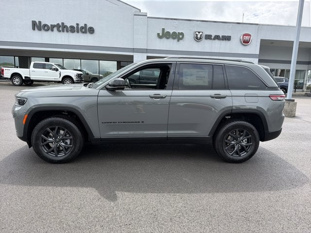 2027 Jeep Grand Cherokee Laredo Altitude