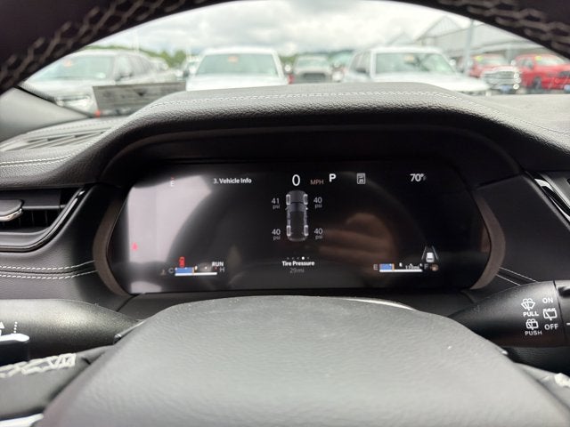 2027 Jeep Grand Cherokee Laredo Altitude