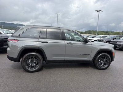 2027 Jeep Grand Cherokee Laredo Altitude