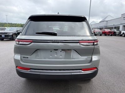 2027 Jeep Grand Cherokee Laredo Altitude