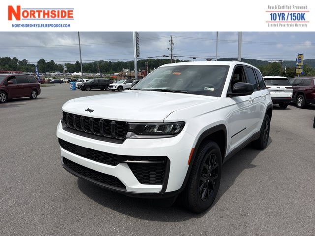 2026 Jeep Grand Cherokee Laredo Altitude