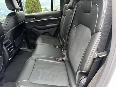 2026 Jeep Grand Cherokee Laredo Altitude
