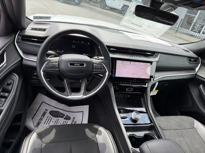 2026 Jeep Grand Cherokee Laredo Altitude