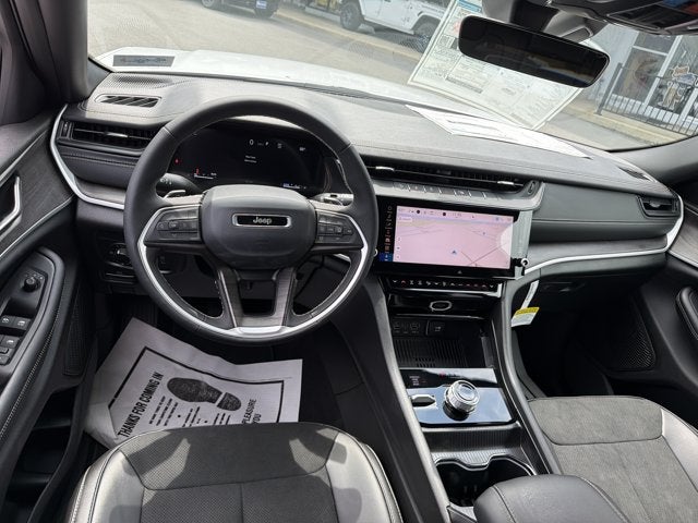 2026 Jeep Grand Cherokee Laredo Altitude