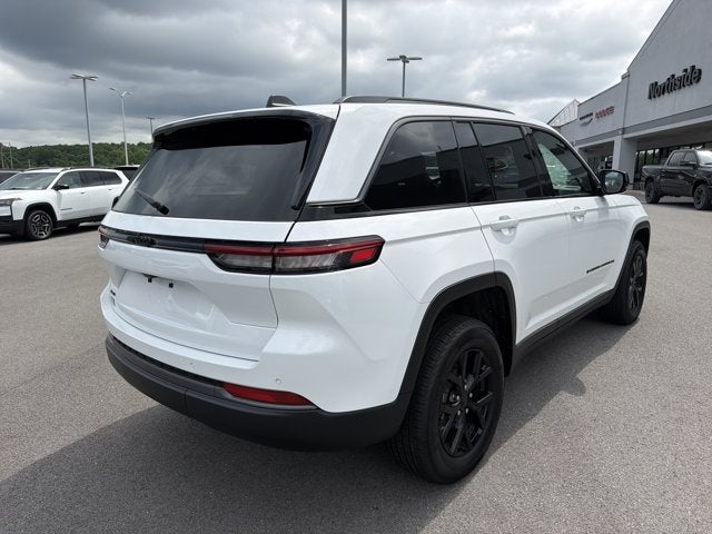2026 Jeep Grand Cherokee Laredo Altitude