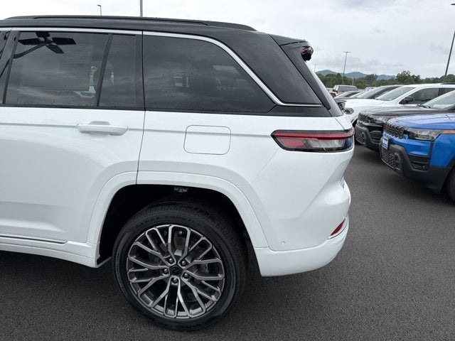 2027 Jeep Grand Cherokee Summit