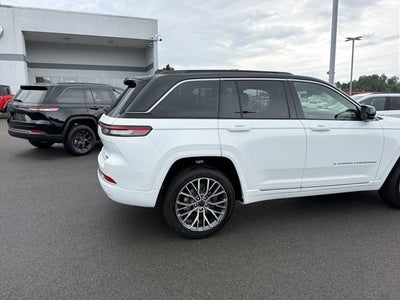 2027 Jeep Grand Cherokee Summit