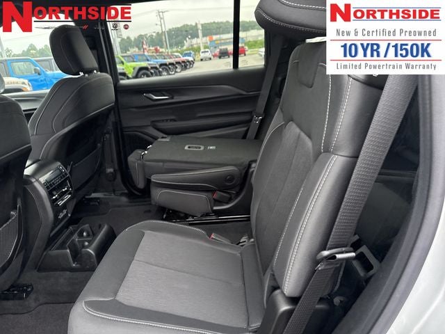 2025 Jeep Grand Cherokee L GRAND CHEROKEE L LAREDO 4X4