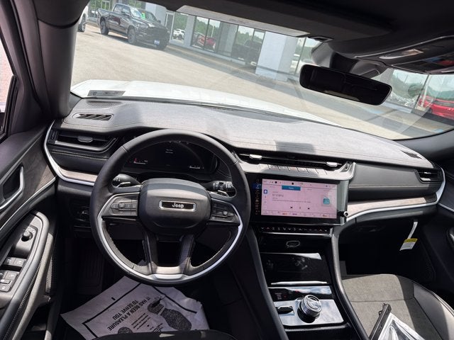 2026 Jeep Grand Cherokee L Laredo Altitude