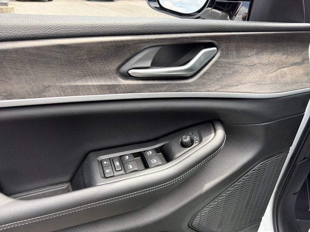 2026 Jeep Grand Cherokee L Laredo Altitude