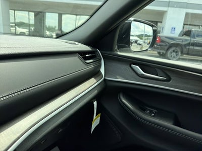 2026 Jeep Grand Cherokee L Laredo Altitude