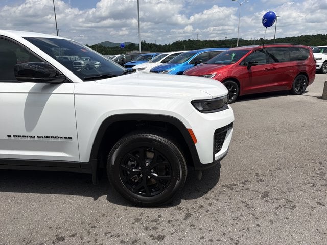 2026 Jeep Grand Cherokee L Laredo Altitude