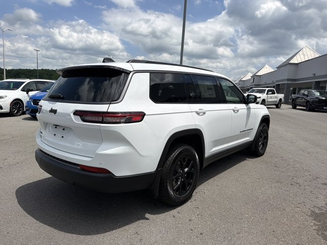 2026 Jeep Grand Cherokee L Laredo Altitude