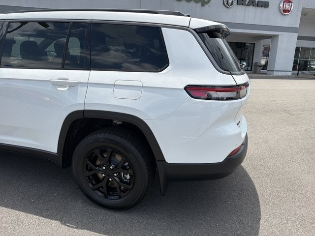 2026 Jeep Grand Cherokee L Laredo Altitude