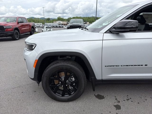 2026 Jeep Grand Cherokee L Laredo Altitude