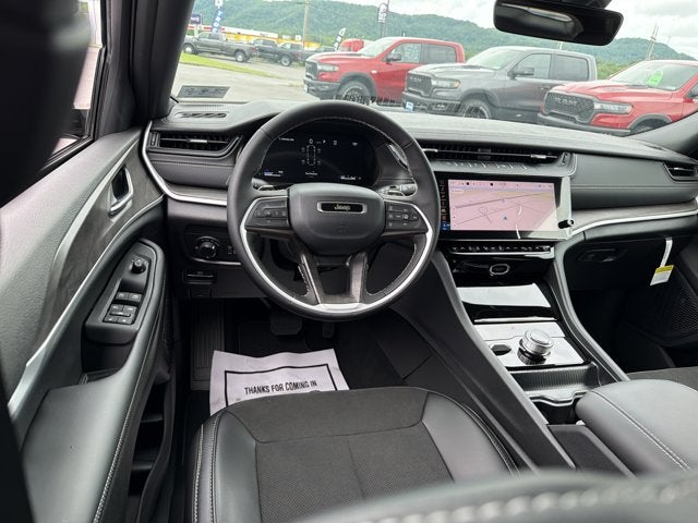 2026 Jeep Grand Cherokee L Laredo Altitude