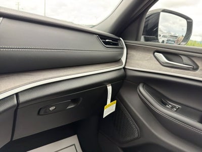 2026 Jeep Grand Cherokee L Laredo Altitude
