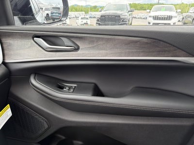 2026 Jeep Grand Cherokee L Laredo Altitude