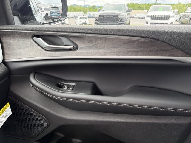 2026 Jeep Grand Cherokee L Laredo Altitude