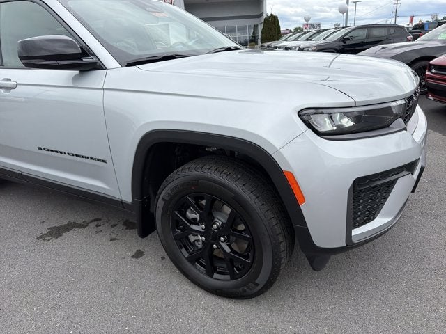 2026 Jeep Grand Cherokee L Laredo Altitude