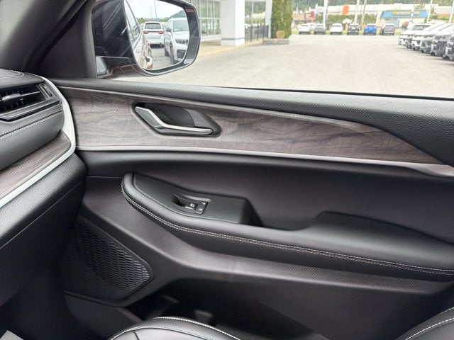 2027 Jeep Grand Cherokee L Limited