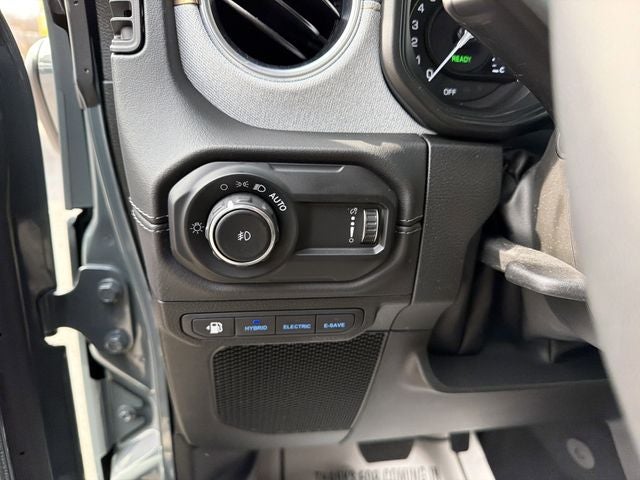 2025 Jeep Wrangler Sahara 4xe