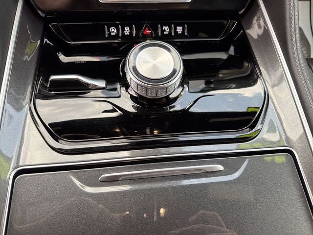 2024 Jeep Wagoneer Base