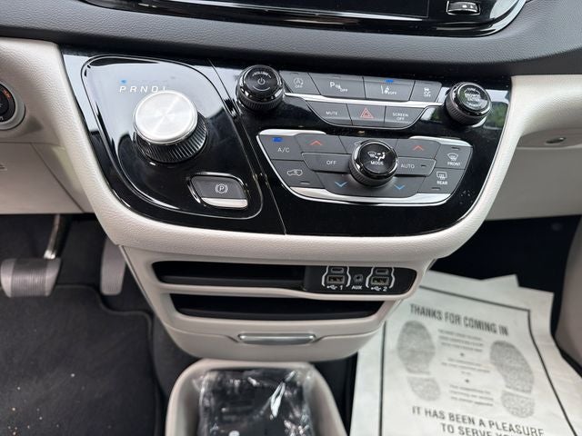 2024 Chrysler Pacifica Touring L