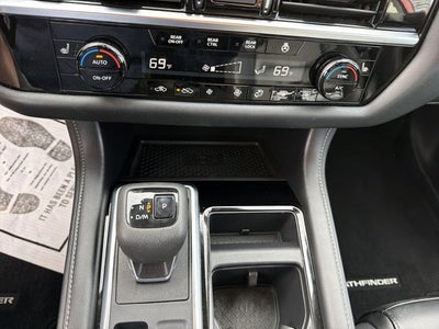 2024 Nissan Pathfinder SL