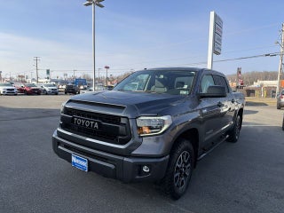 2017 Toyota Tundra SR5 5.7L V8