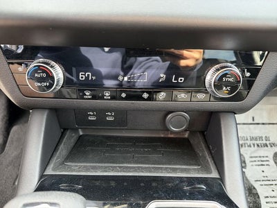 2025 Mitsubishi Outlander ES