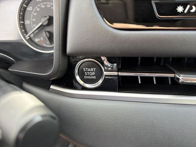 2025 Mitsubishi Outlander ES