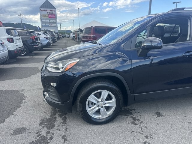 Used 2022 Chevrolet Trax LT with VIN KL7CJPSM7NB568824 for sale in Summersville, WV
