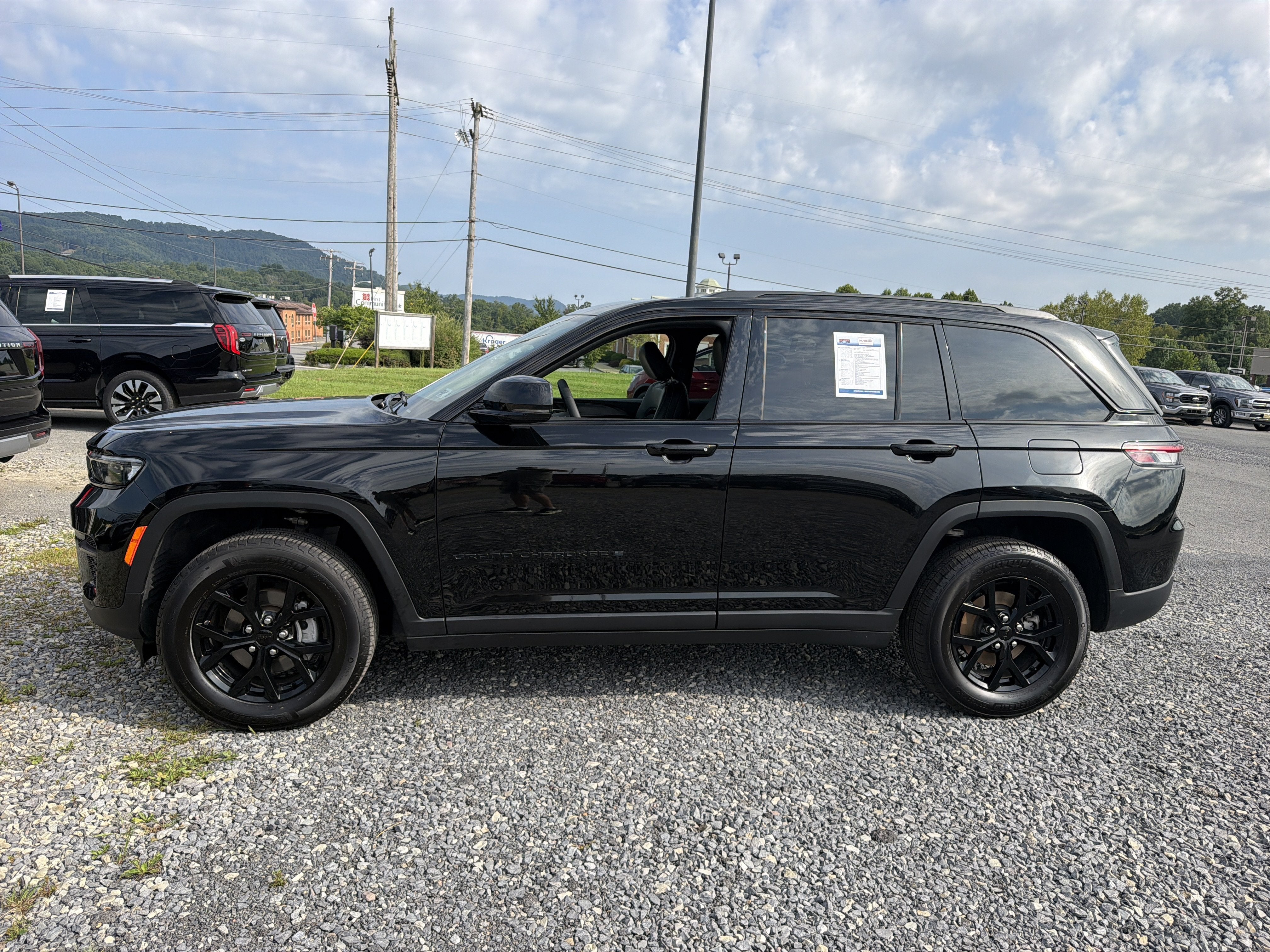 2025 Jeep Grand Cherokee Altitude