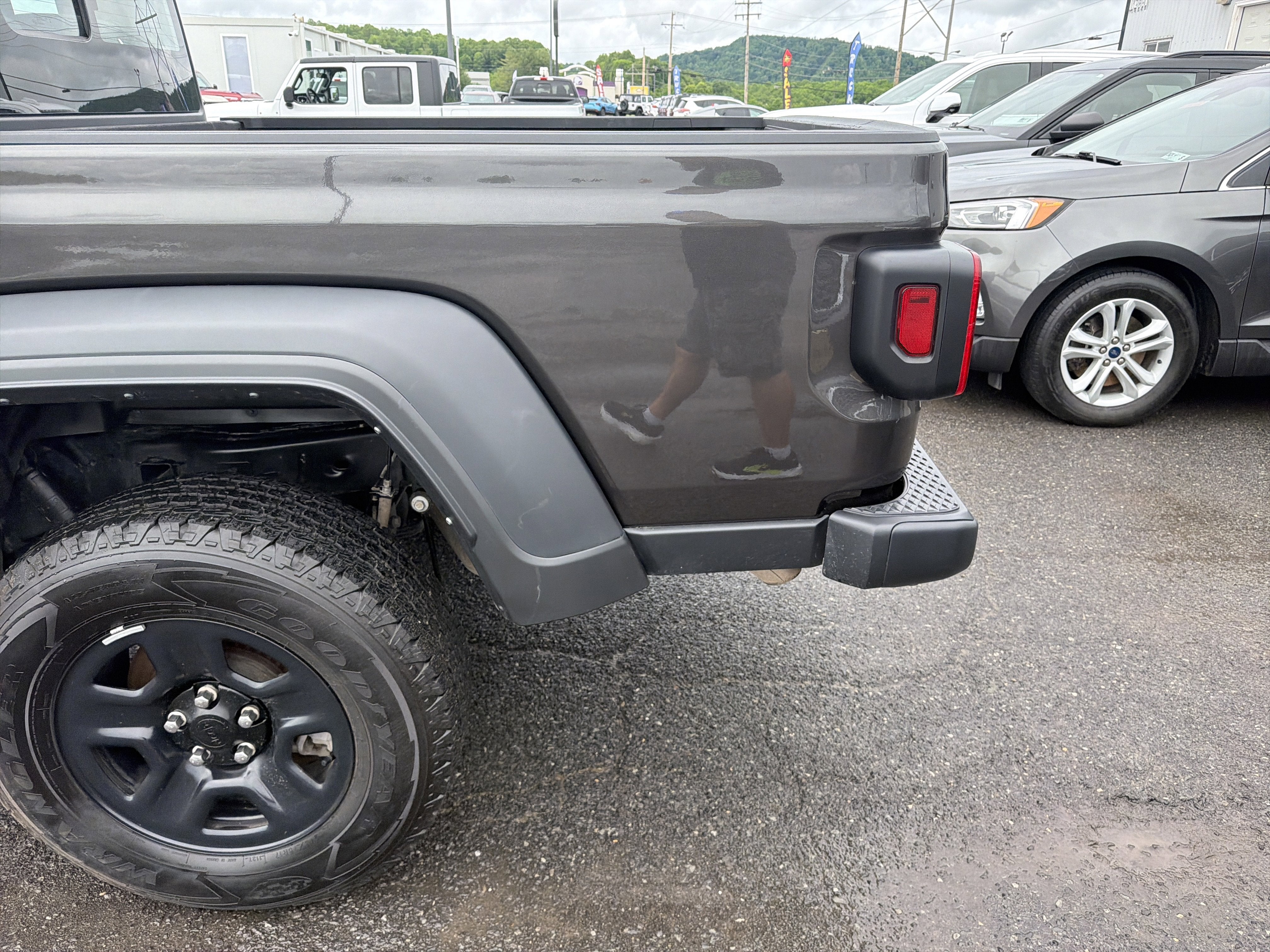 2024 Jeep Gladiator Sport