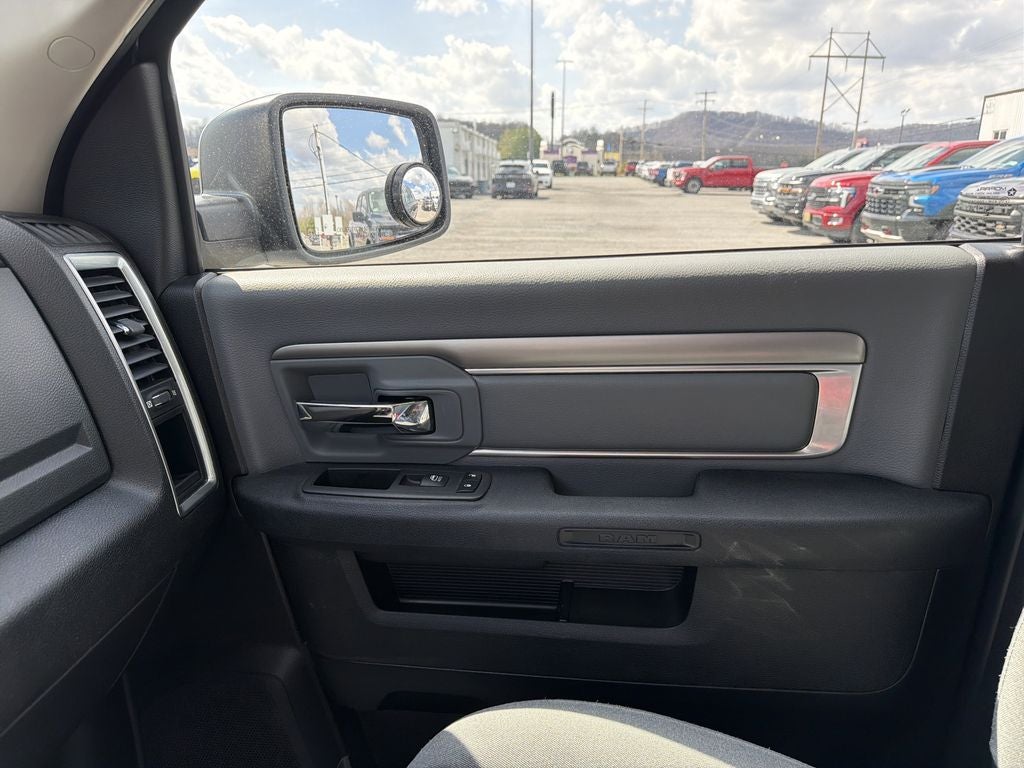 2024 RAM 1500 Classic SLT