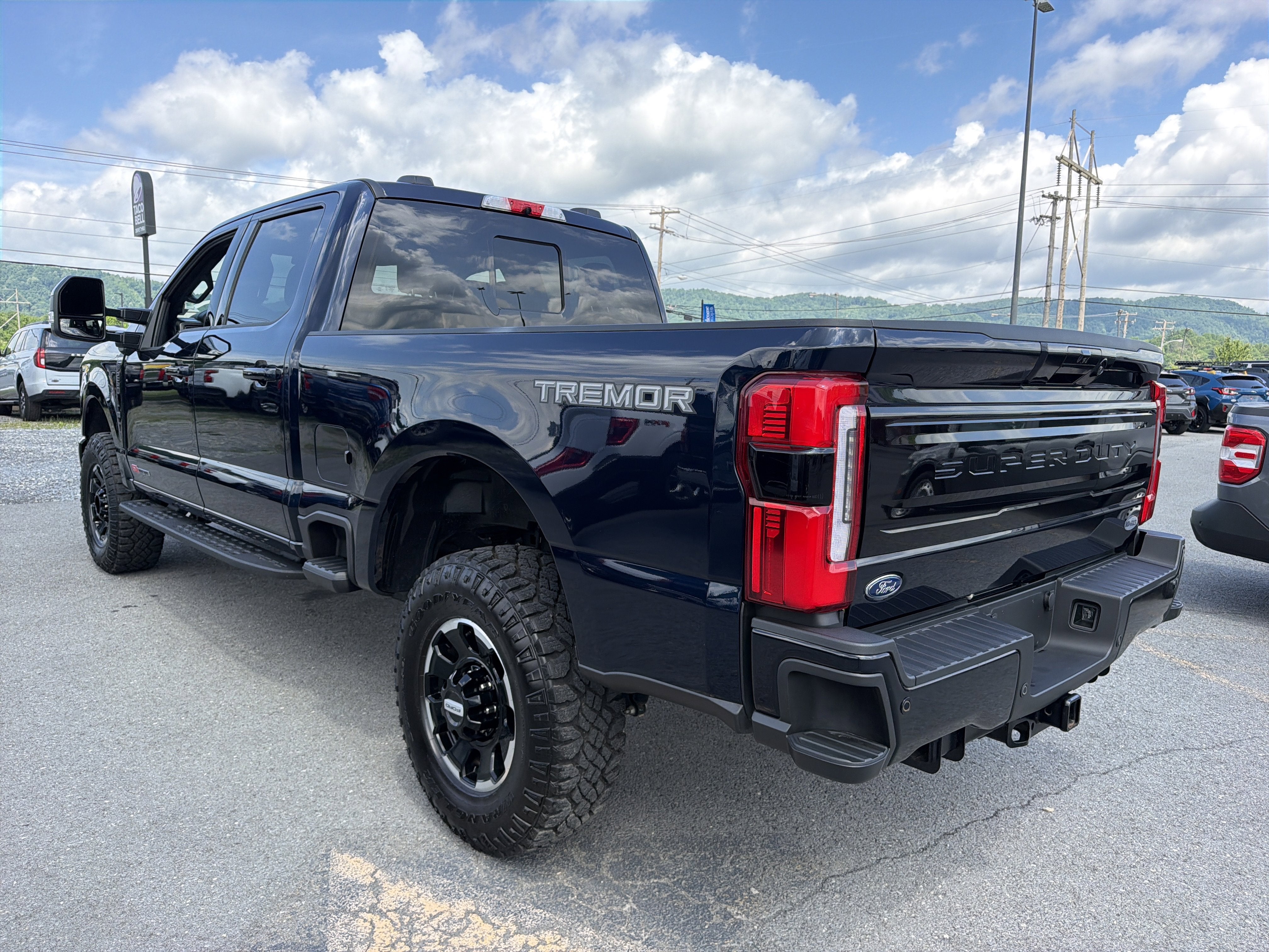 2025 Ford Super Duty F-250 SRW Platinum