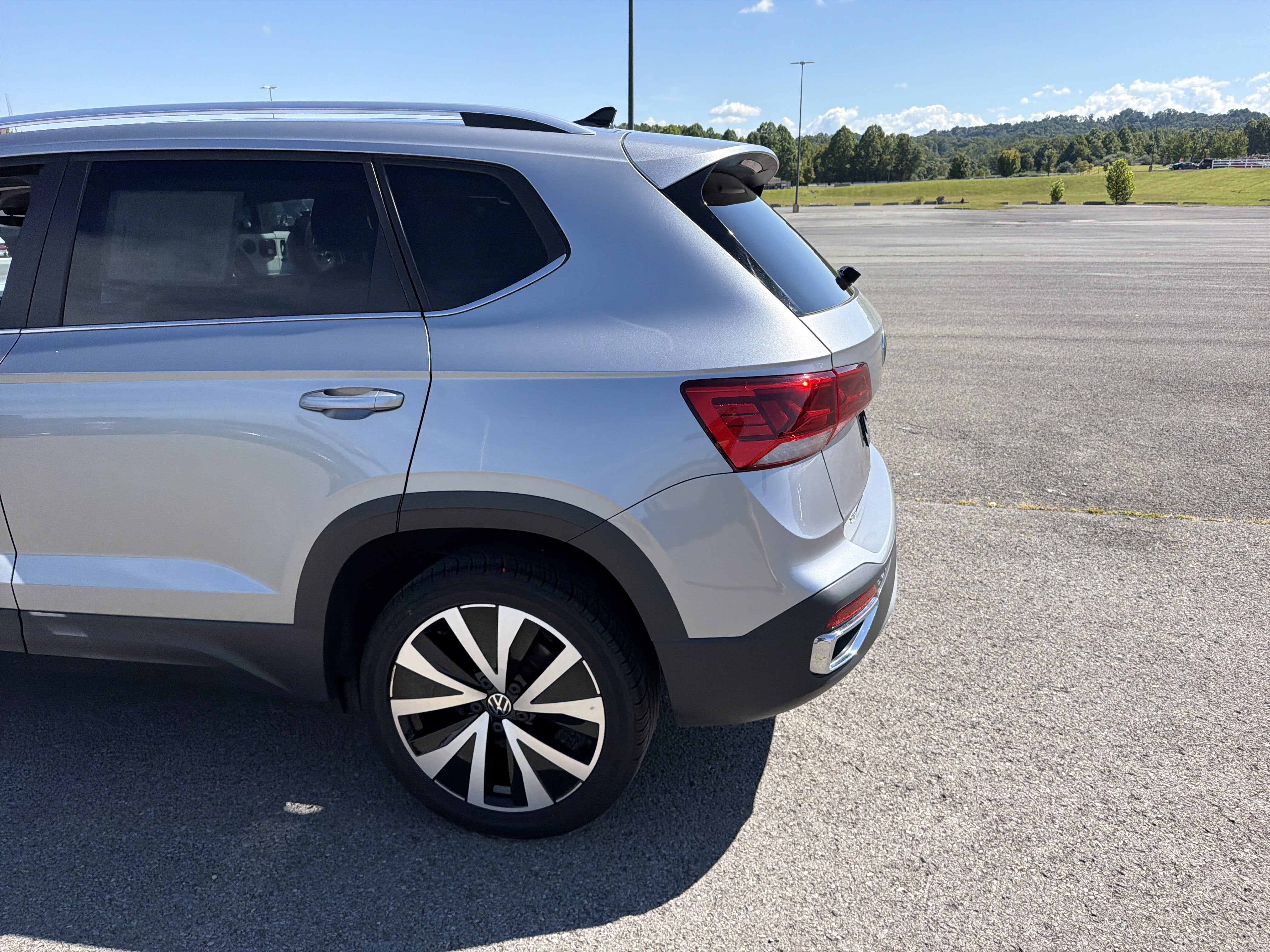 2024 Volkswagen Taos SE