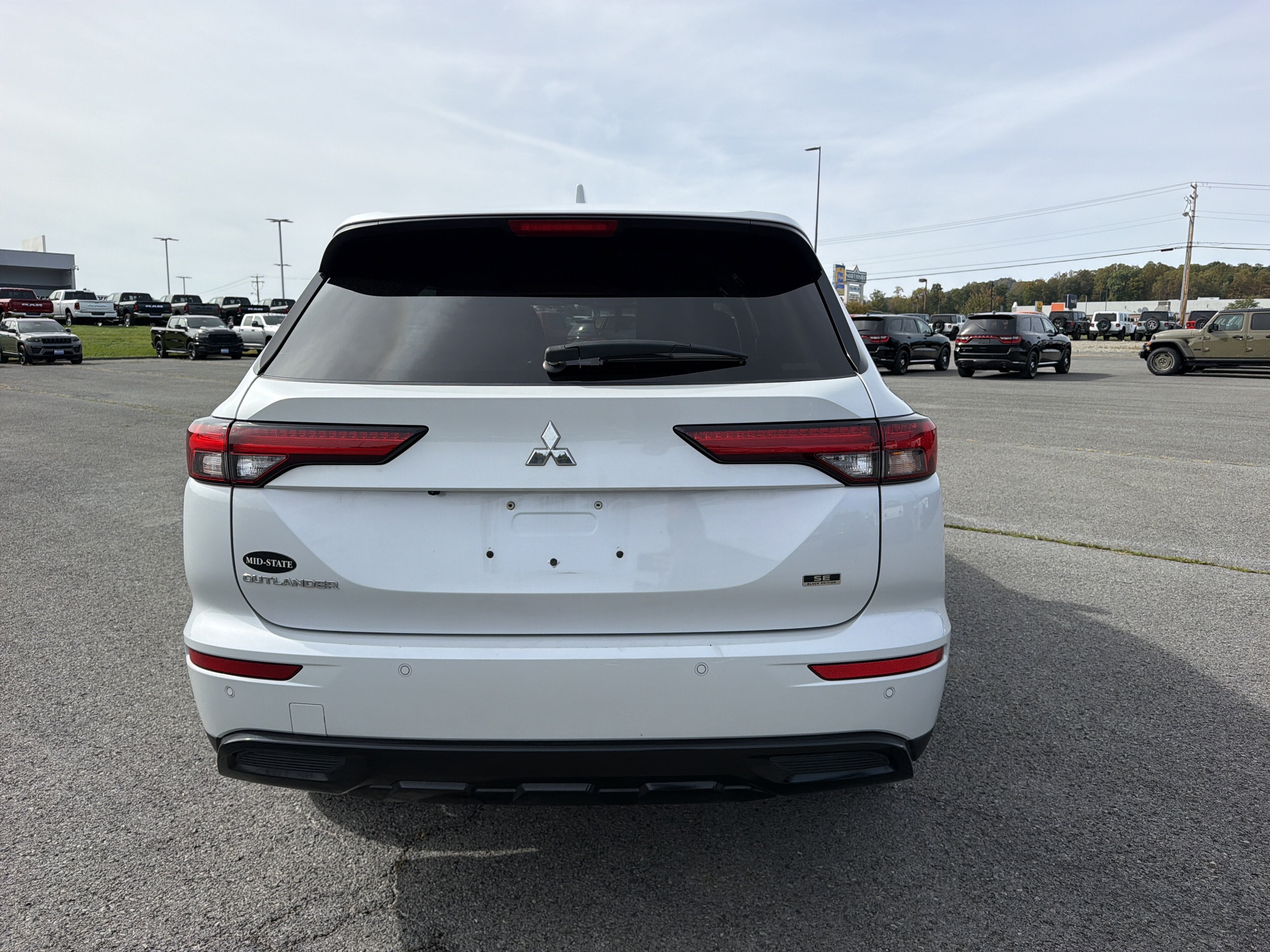 2023 Mitsubishi Outlander SE Special Edition