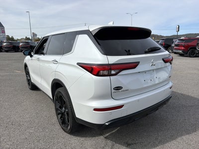 2023 Mitsubishi Outlander SE Special Edition