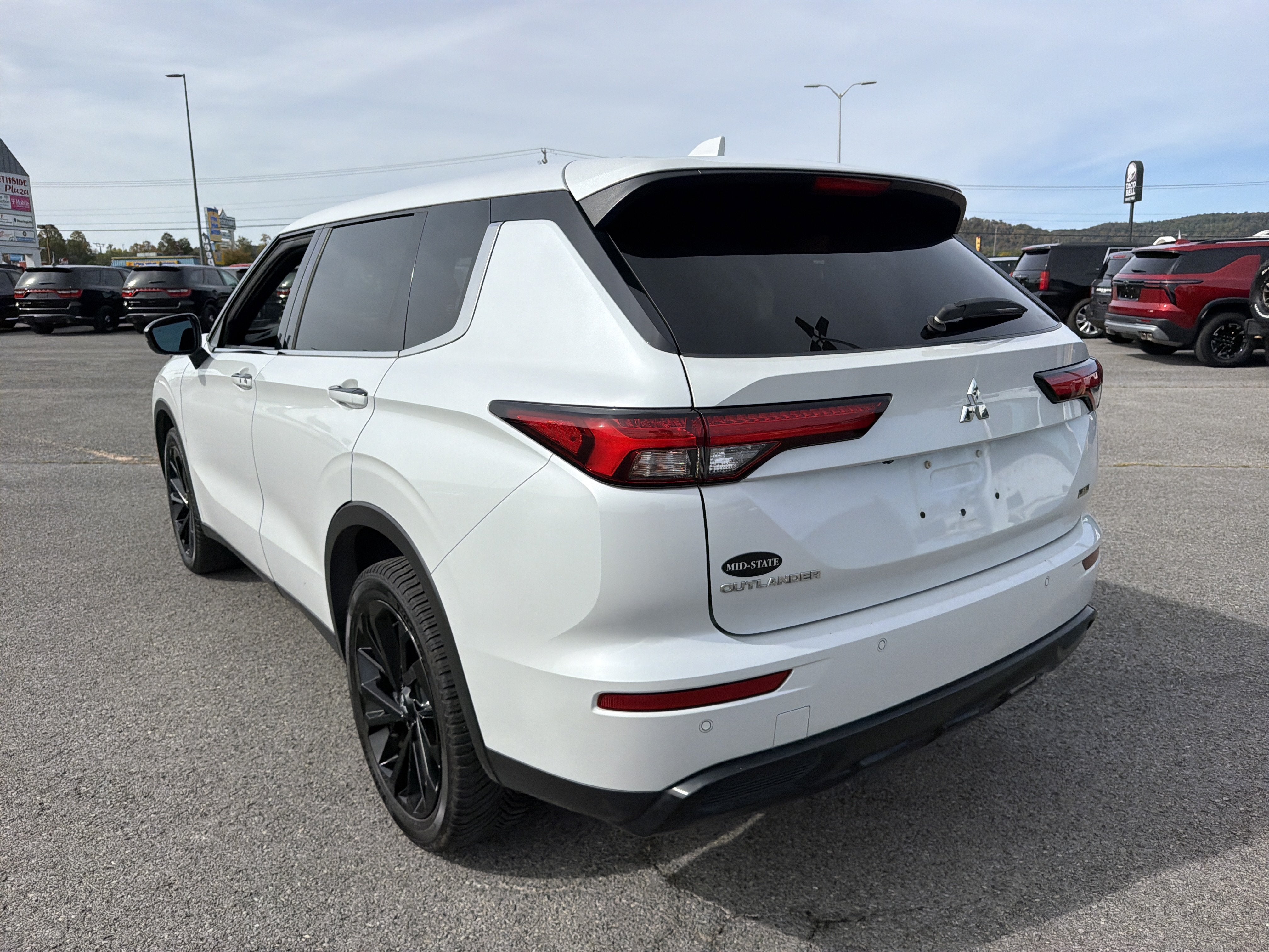 2023 Mitsubishi Outlander SE Special Edition